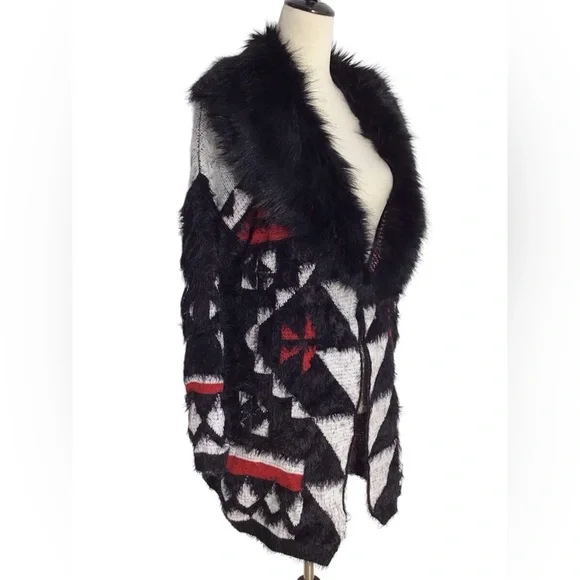 BCBG MAXAZRIA COZY AZTEC Faux Fur Trimmed Cardigan Womens Size Large - Picture 3 of 9
